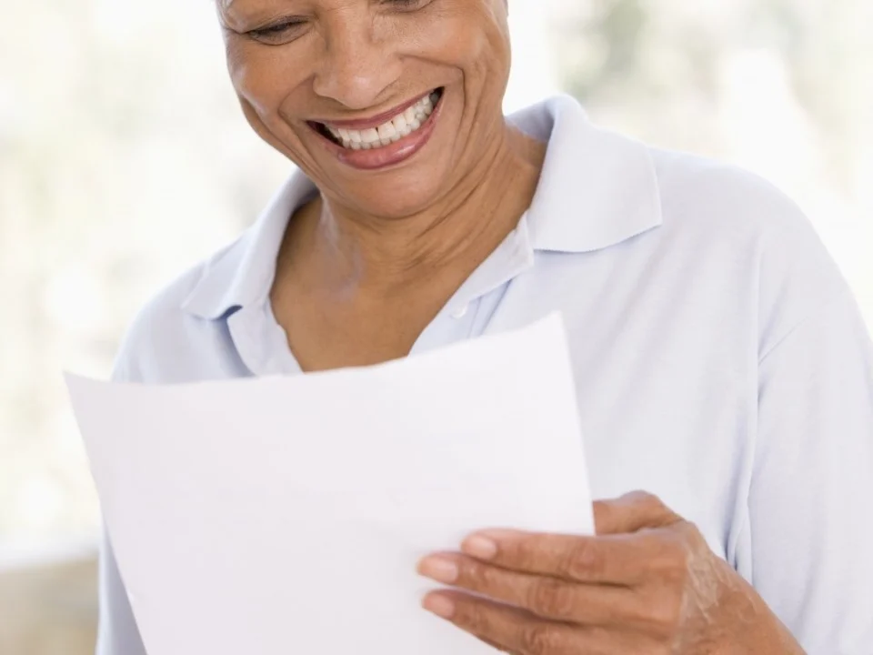 happy_reading_woman_2